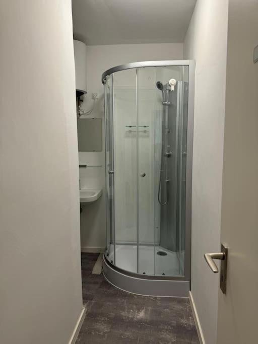 Sleepsoon 4 Nord Apartment Köln Ngoại thất bức ảnh