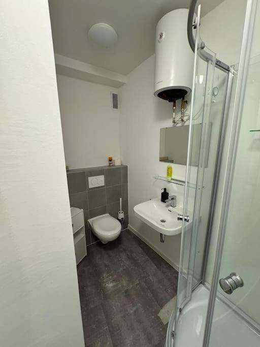 Sleepsoon 4 Nord Apartment Köln Ngoại thất bức ảnh